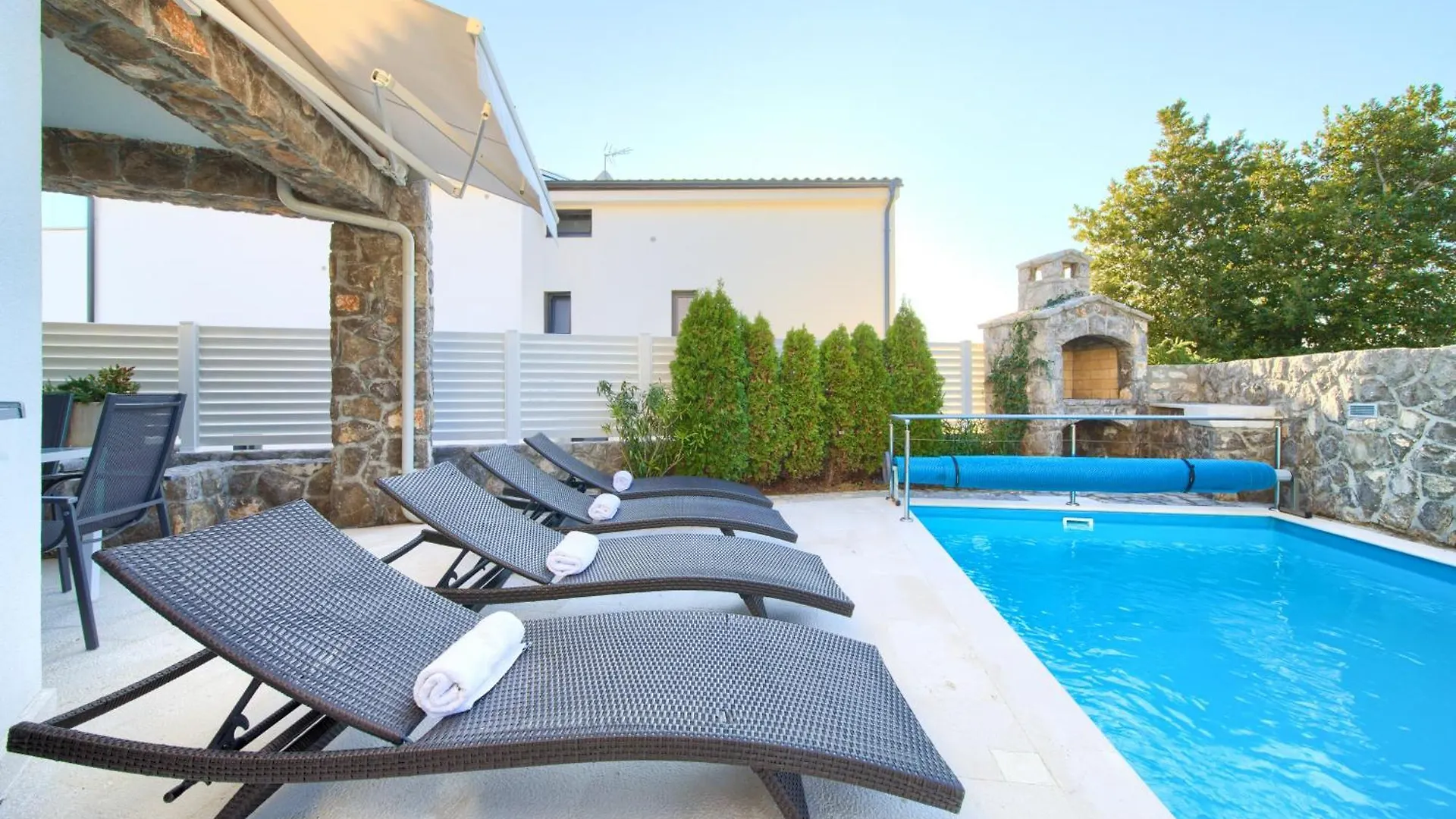 Villa Miracle 2 With Heated Pool Krk Town