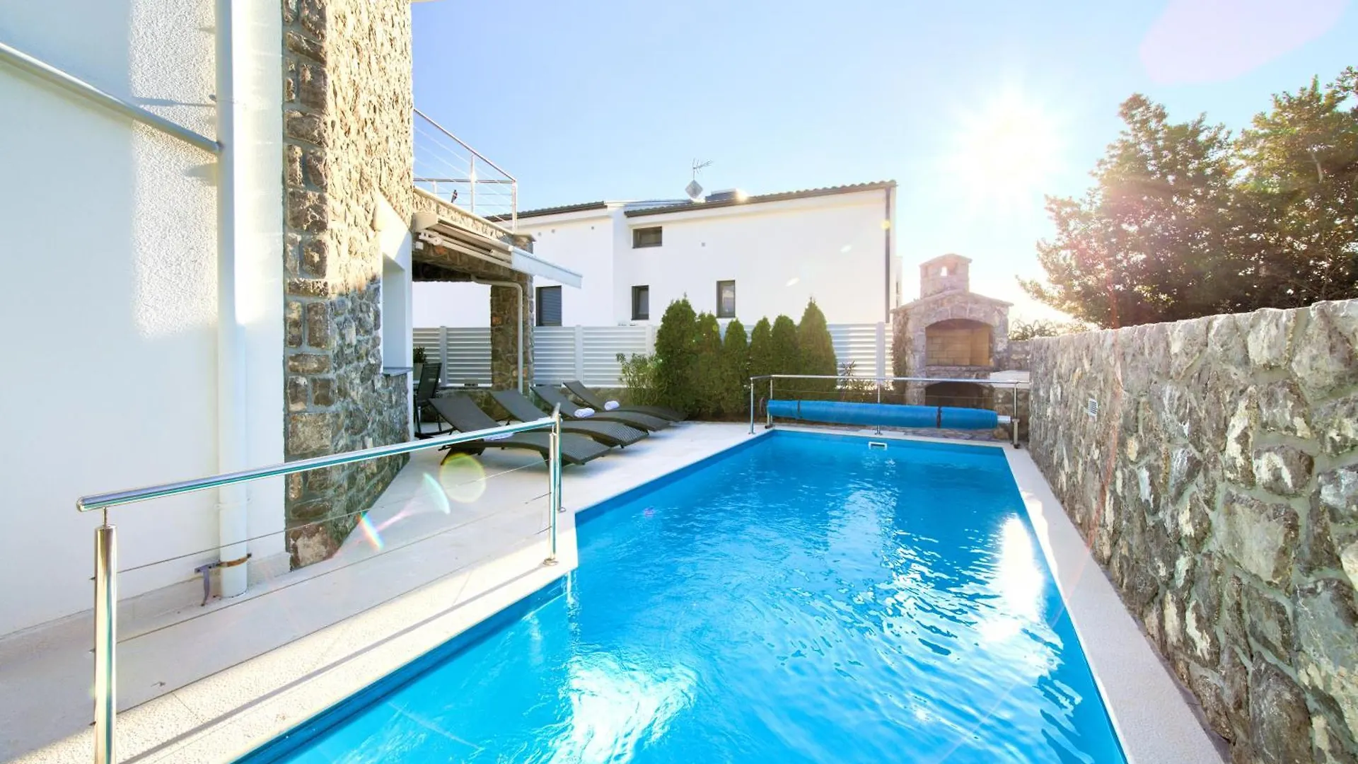 Villa Miracle 2 With Heated Pool Krk Town
